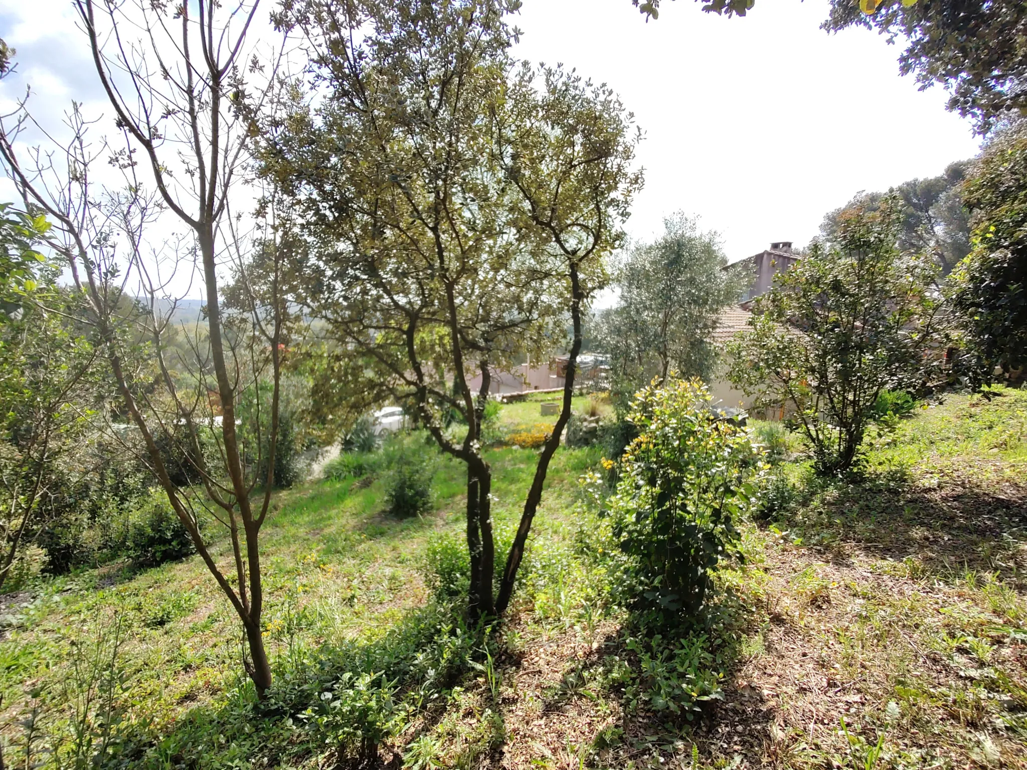 Belle maison à Saint-Christol avec terrasse et vue imprenable sur la garrigue 