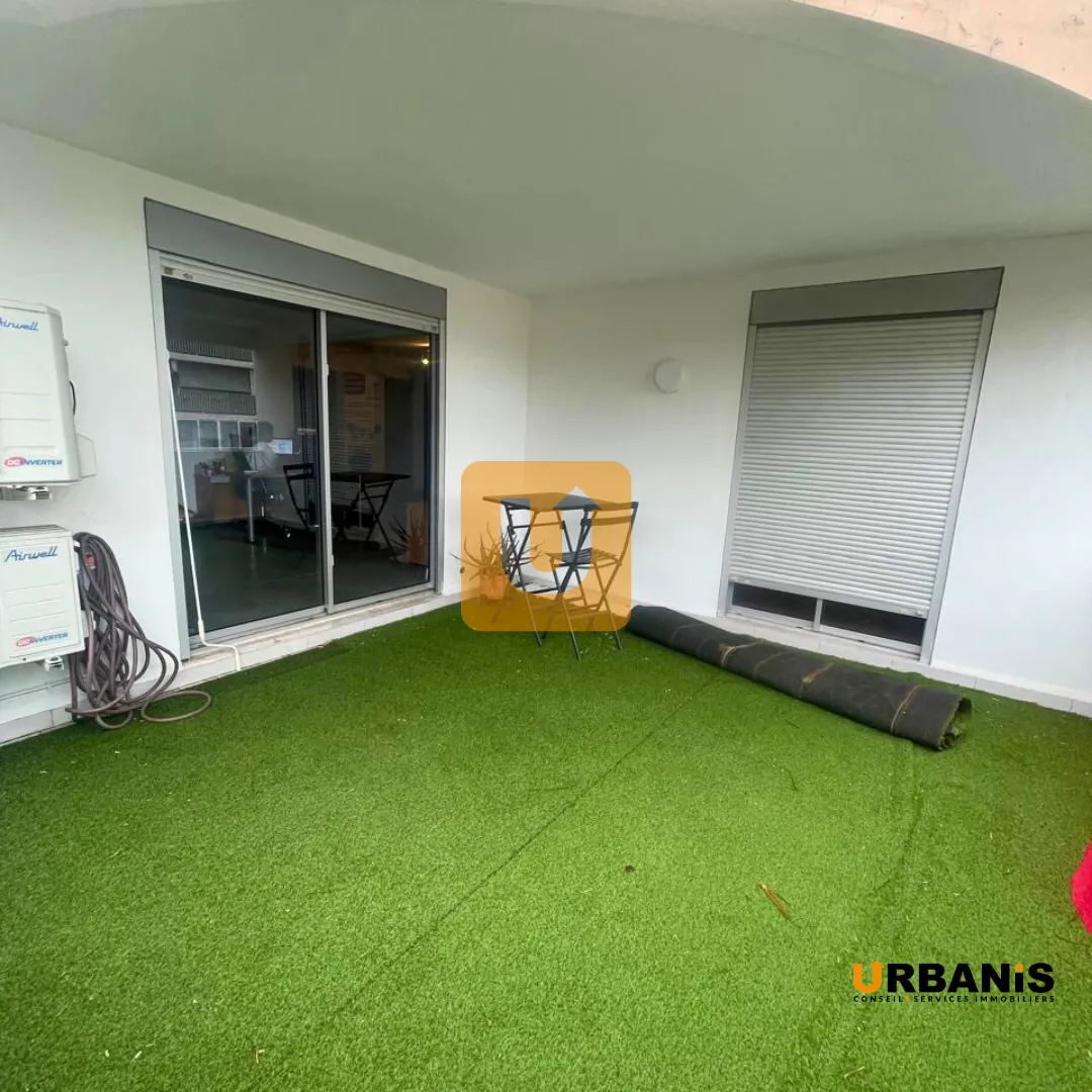 Local commercial de 80 m² à Saint-Denis, opportunité d'investissement rentable 