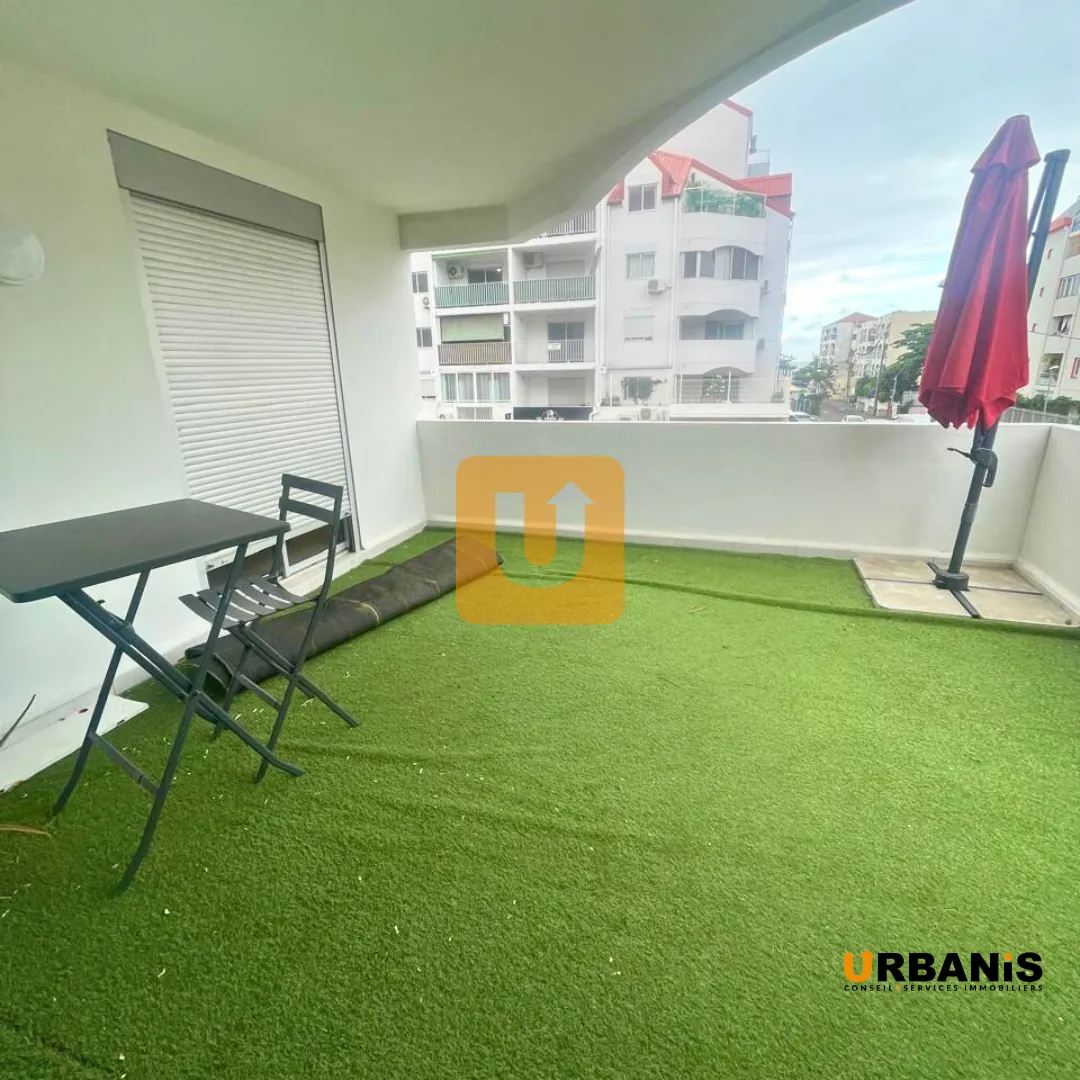 Local commercial de 80 m² à Saint-Denis, opportunité d'investissement rentable 