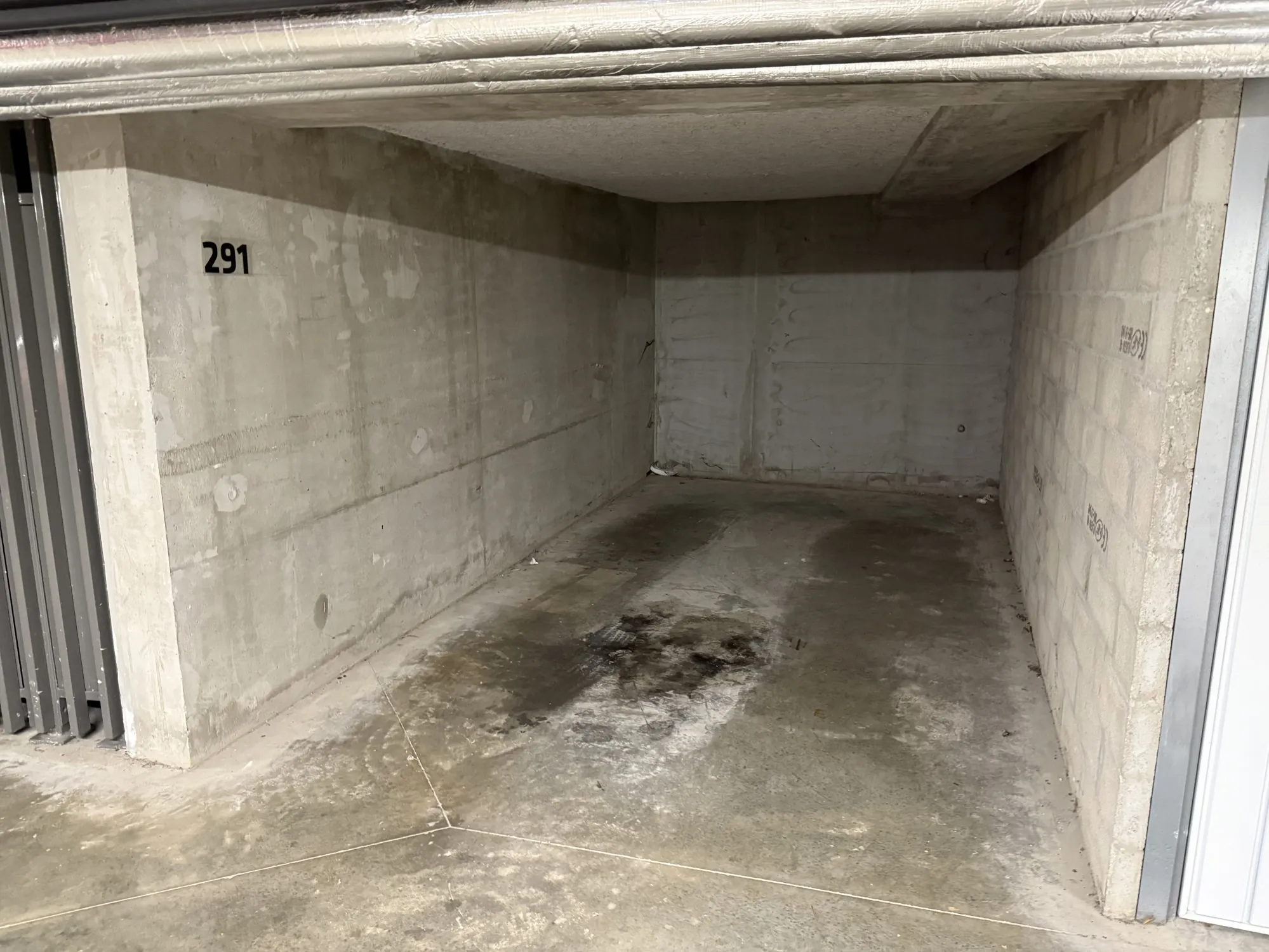 Place de stationnement sécurisée à Lyon 8ème - sous-sol