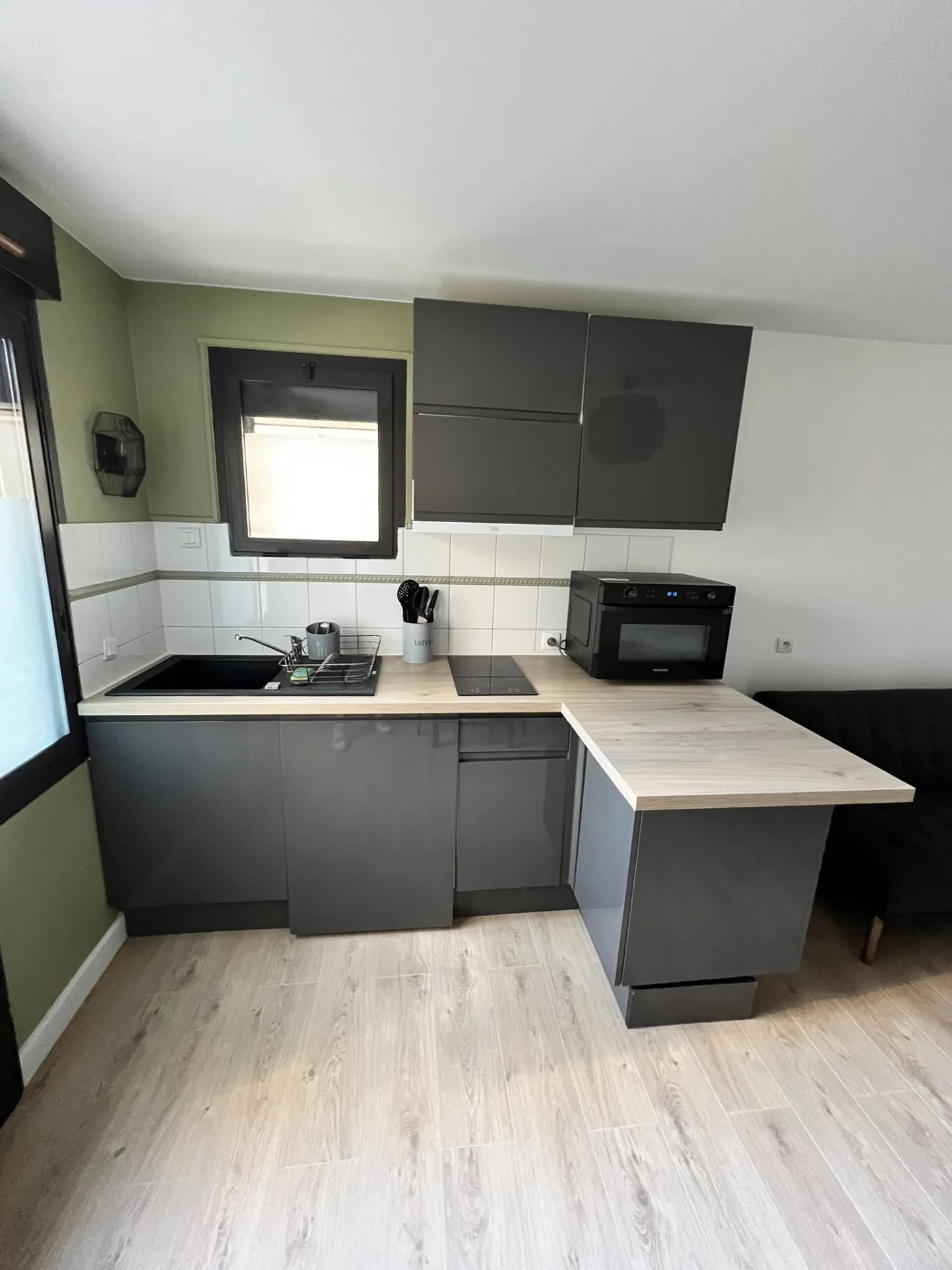 Appartement T1bis rénové de 26 m² à Montpellier proche du Stade Philippides 