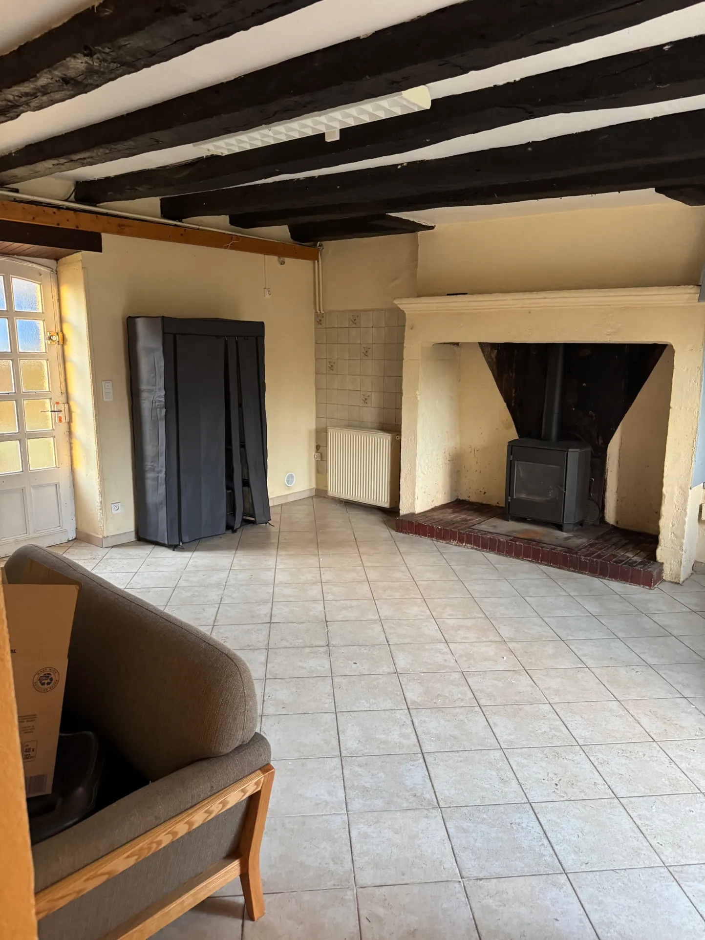 Charmante maison en pierre avec dépendances et grand terrain à La Chapelle Aubareil 