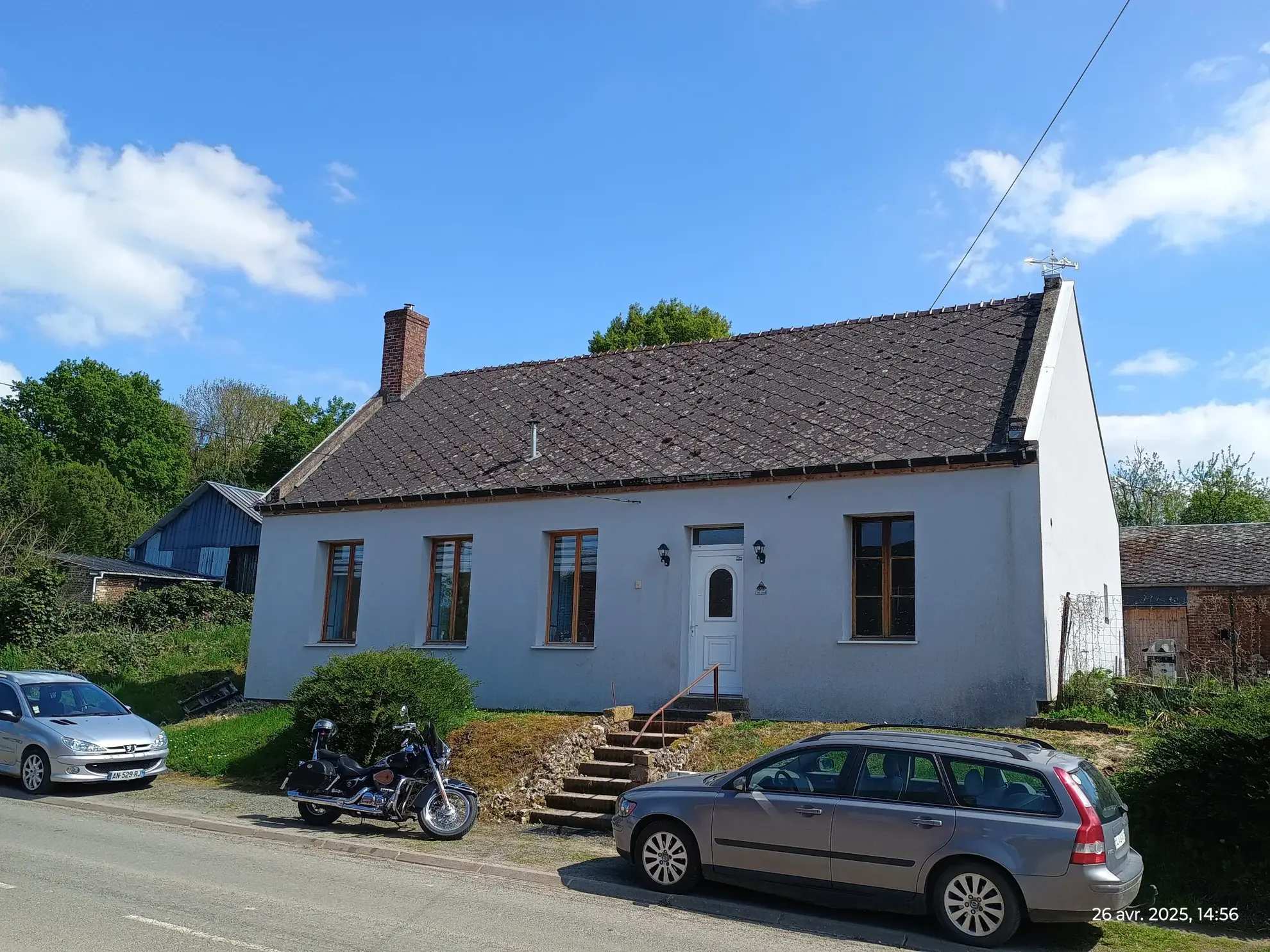 Maison de campagne rénovée avec grand terrain à Franqueville, Aisne 