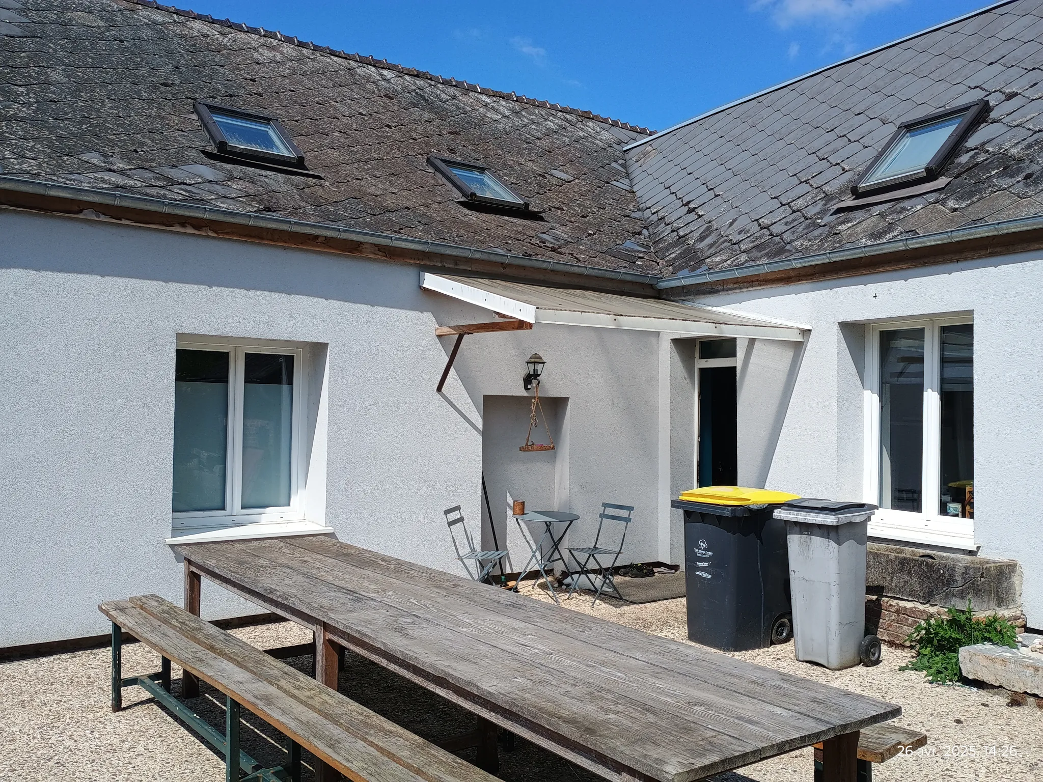 Maison de campagne rénovée avec grand terrain à Franqueville, Aisne 