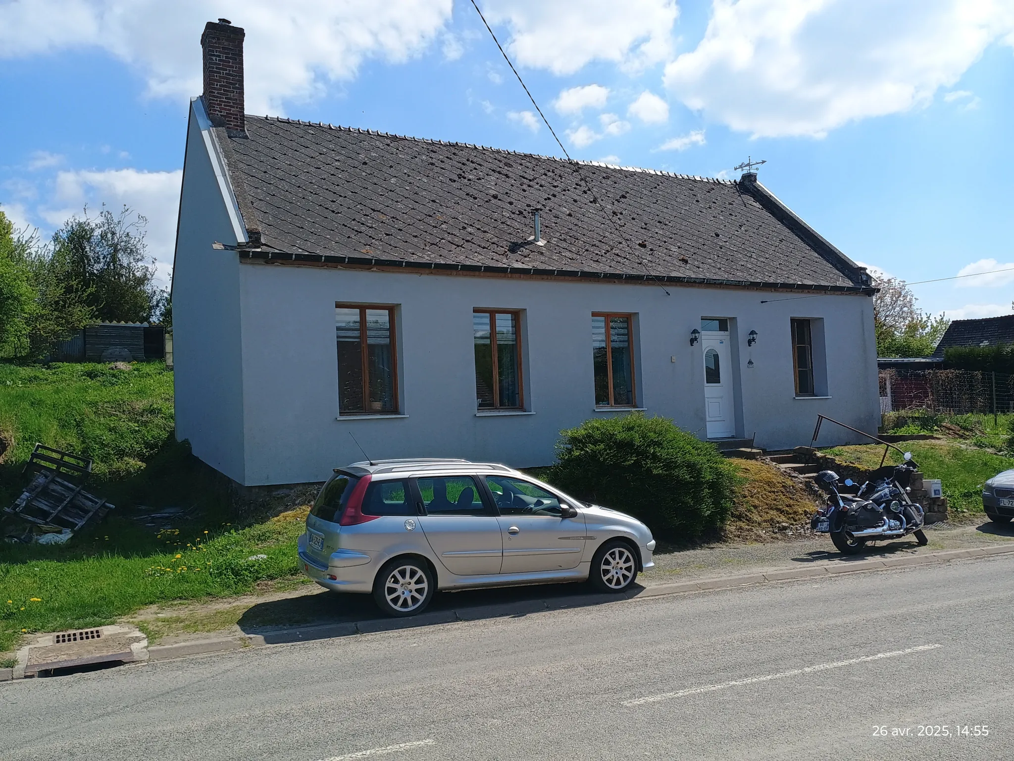 Maison de campagne rénovée avec grand terrain à Franqueville, Aisne 