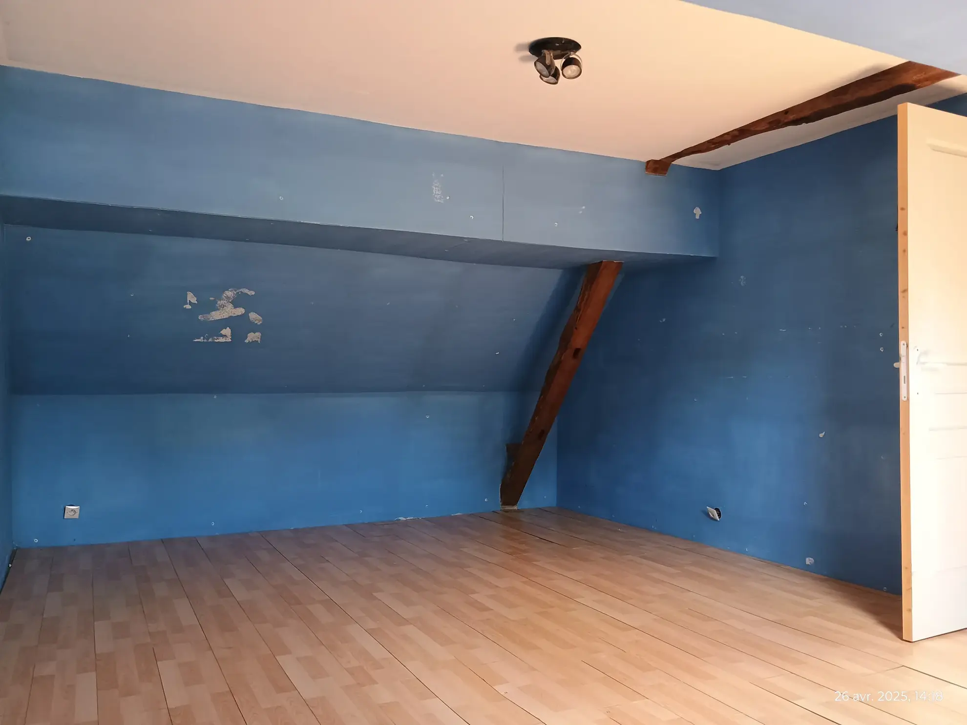 Maison de campagne rénovée avec grand terrain à Franqueville, Aisne 