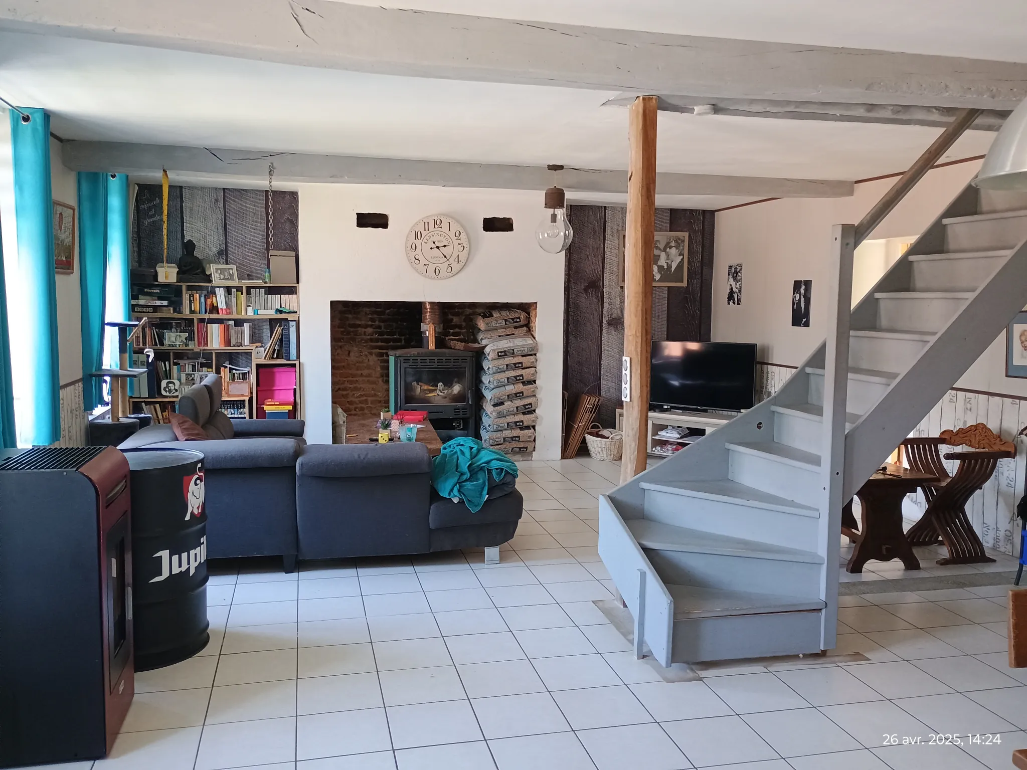 Maison de campagne rénovée avec grand terrain à Franqueville, Aisne 