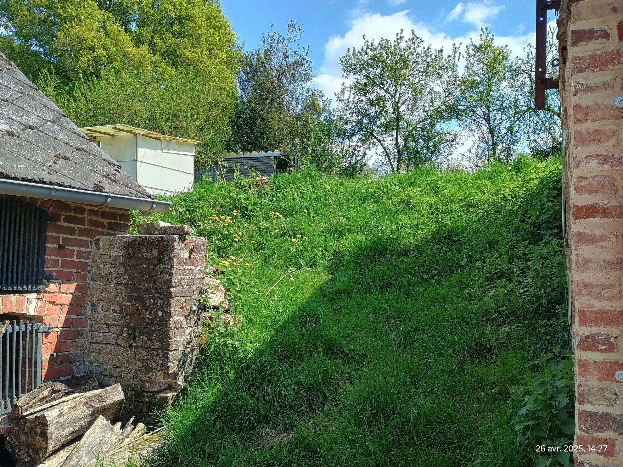 Maison de campagne rénovée avec grand terrain à Franqueville, Aisne 