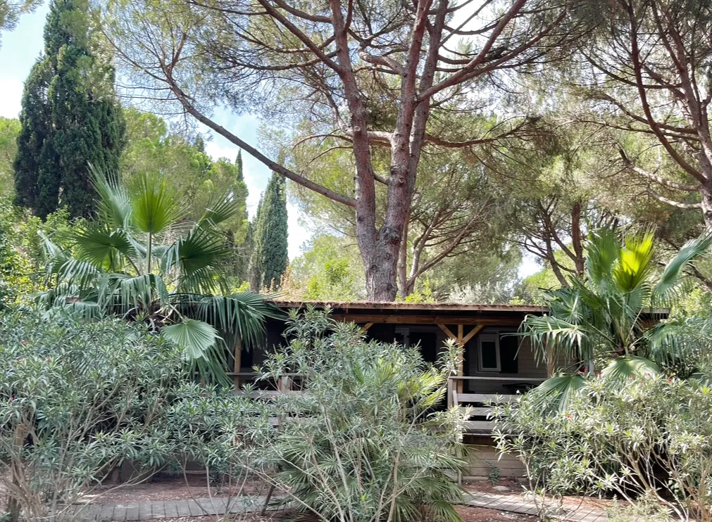 Mobilhome 3 chambres dans village vacances écologique à Fréjus 