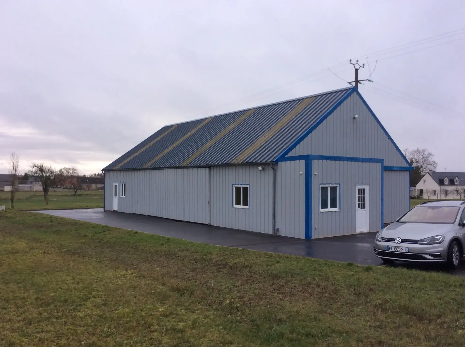 Achat bâtiment industriel de 226 m² près de Vendôme avec bureaux et atelier