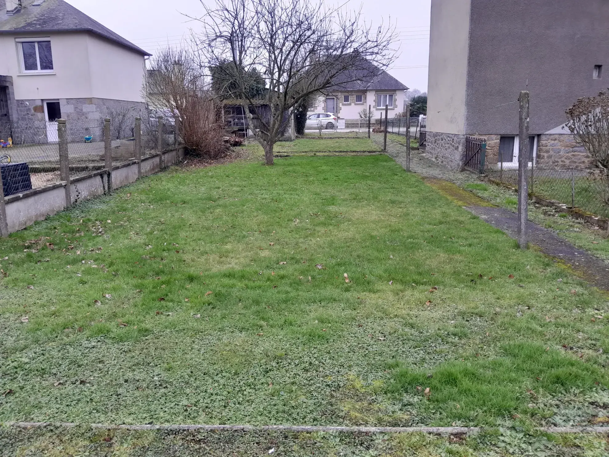 Terrain constructible de 526 m² à Lécousse proche Fougères