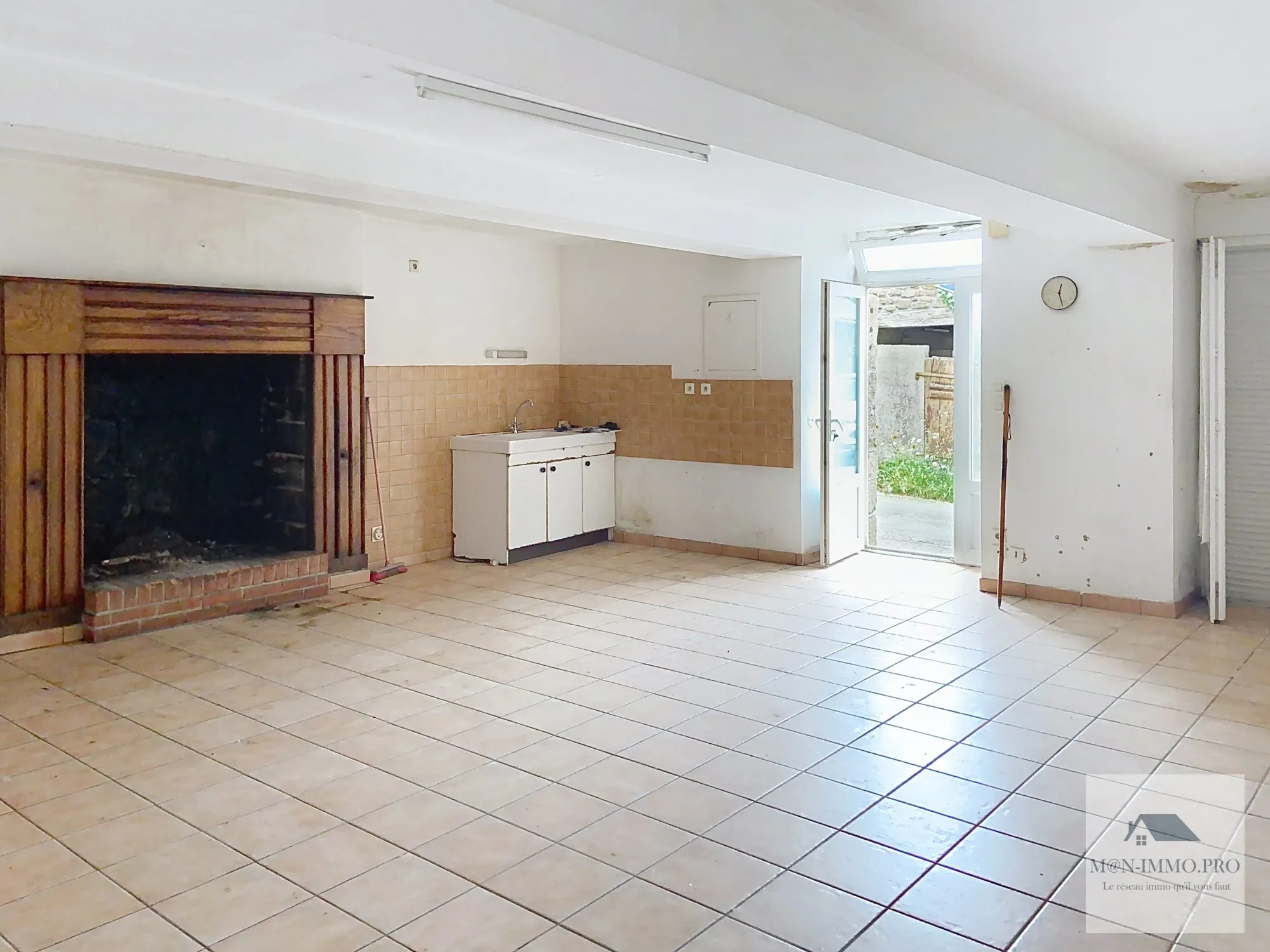 Charmante longère en pierres à rénover près de Rennes - Exposition plein sud 