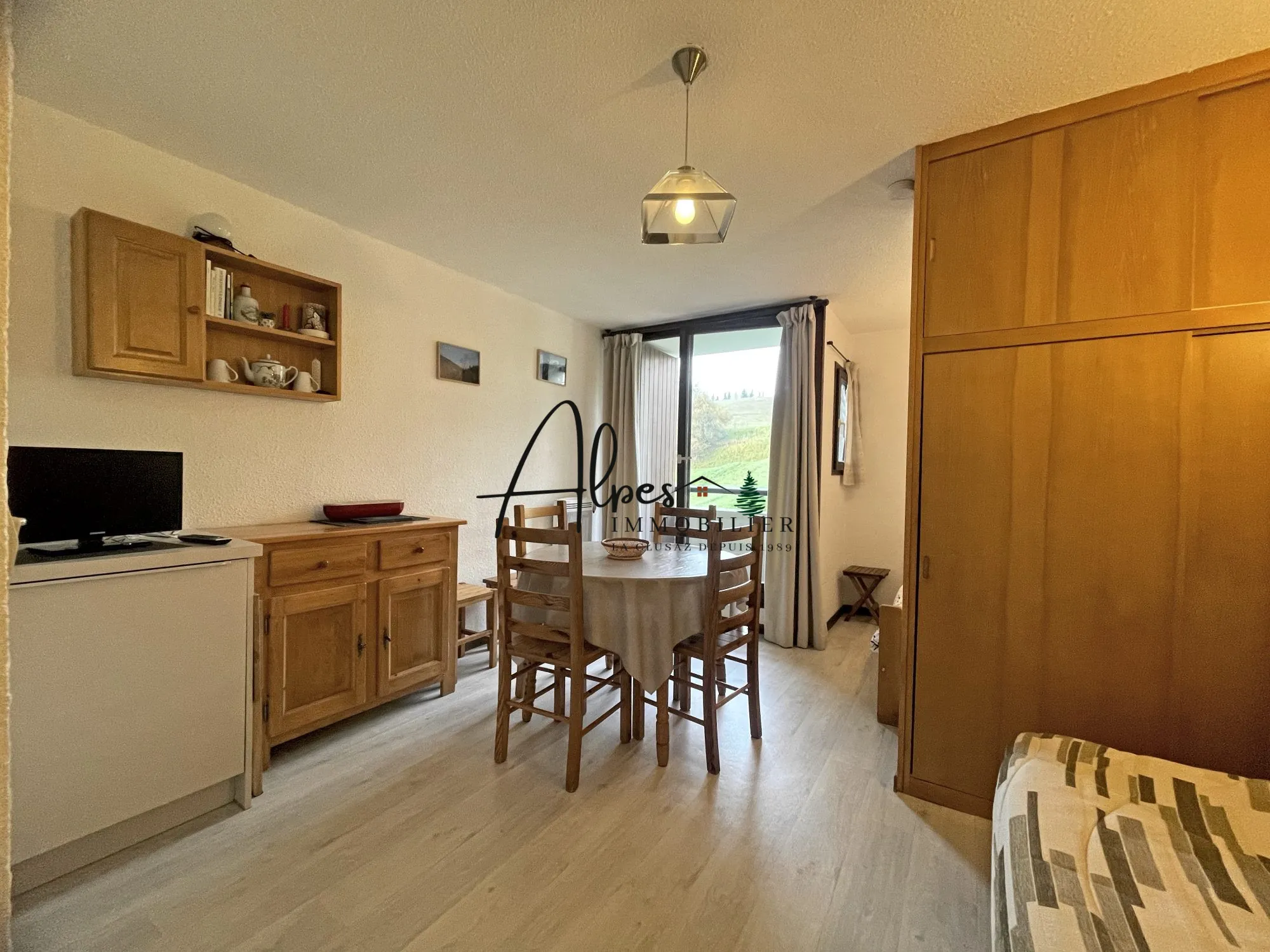 Studio meublé à Manigod avec vue sur les montagnes - Investissement idéal