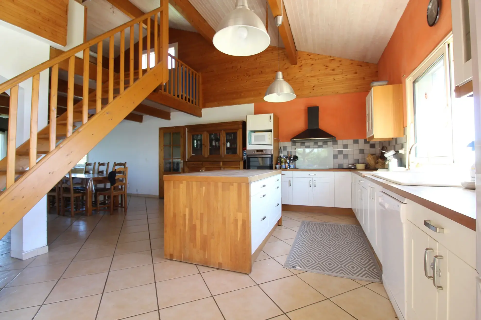 Maison de 142 m² avec terrasse et jardin à Saint-Victor 