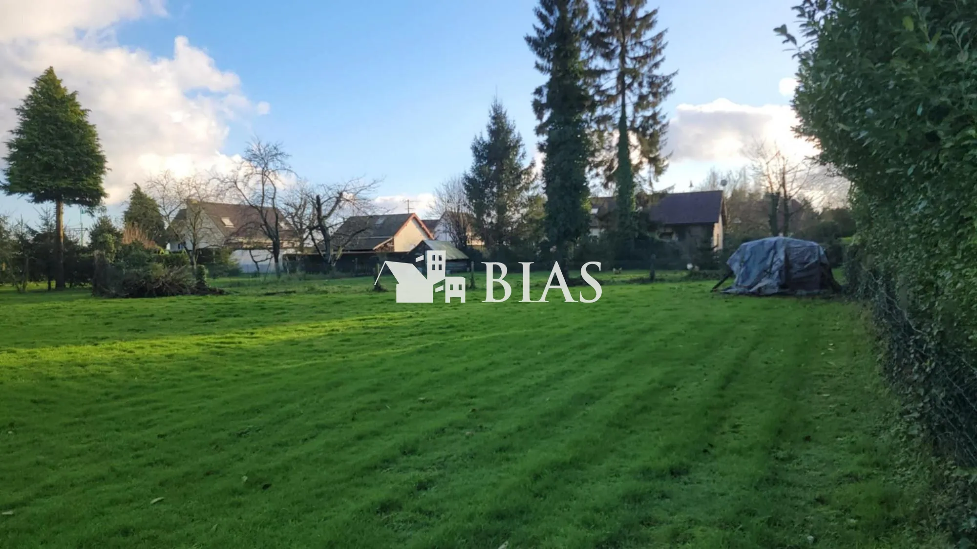 Terrain à bâtir à Saint-Paër de 1200 m² avec options d'extension