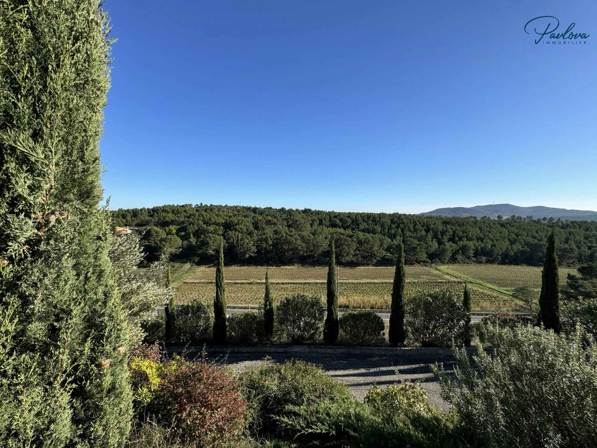 Résidence pour Seniors à Saint-Nazaire (Gard) avec Services et Piscine