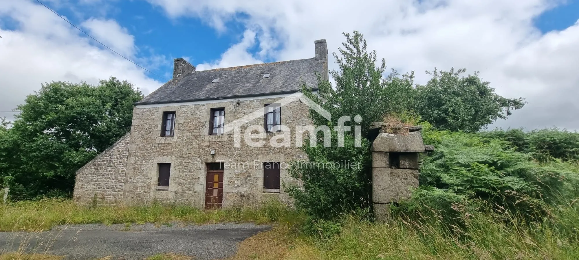 Maison en pierre avec dépendances à Plounérin – Potentiel et proximité Paris-Brest