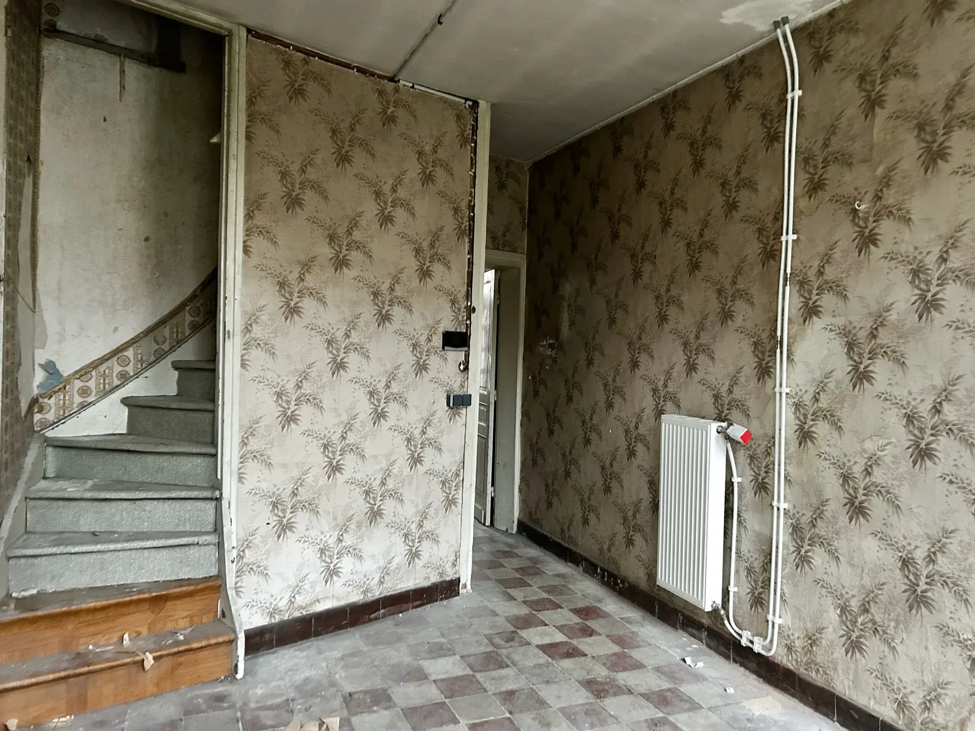 Maison de ville à vendre à Henin Beaumont, 2 chambres, cour et jardin 