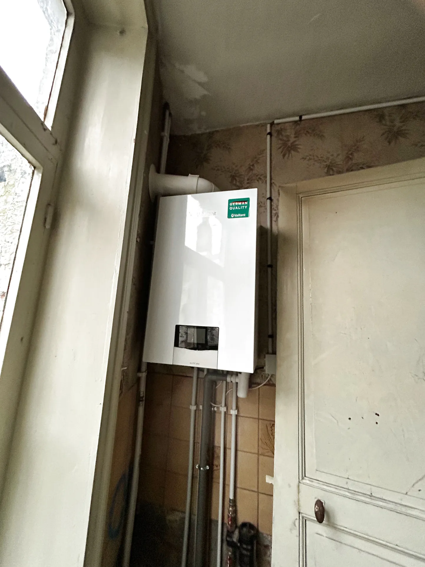 Maison de ville à vendre à Henin Beaumont, 2 chambres, cour et jardin 