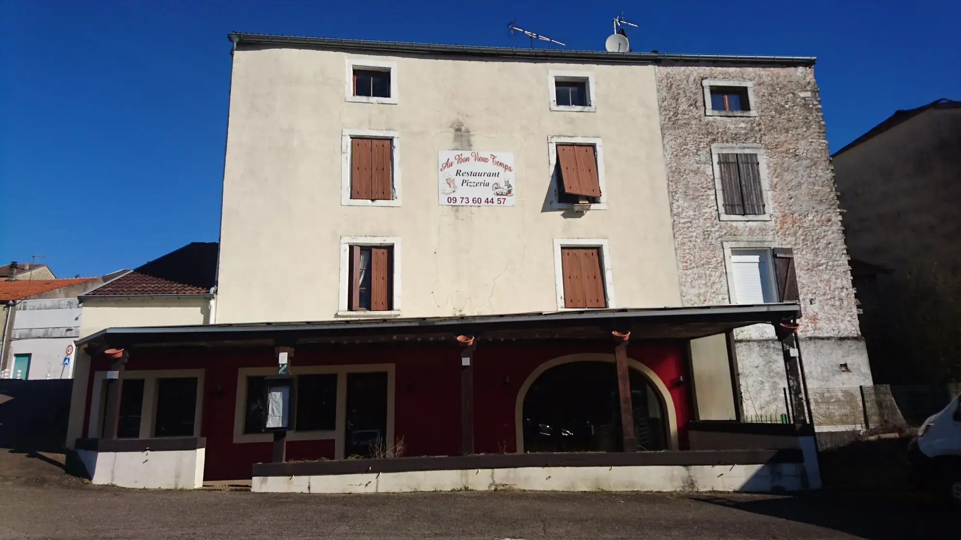 Immeuble à usage commercial et habitation à Bourbonne-les-Bains - Opportunité d’investissement