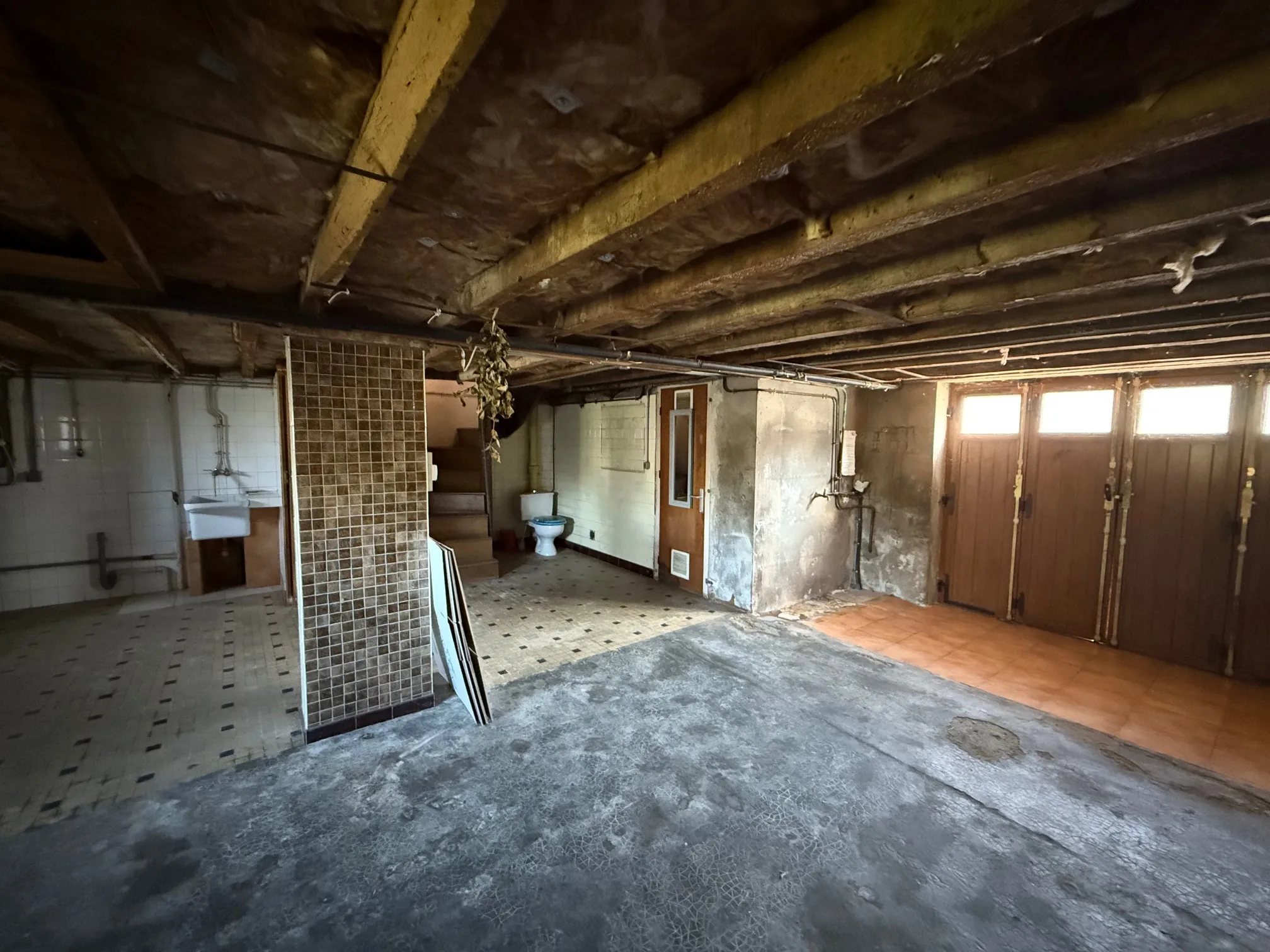 Maison en pierre à vendre à Brive-la-Gaillarde - 80 m² avec jardin et garage 