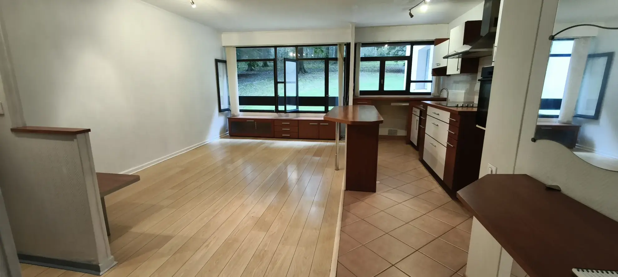 Appartement 2 pièces de 52 m² avec vue forêt à Franconville, résidence sécurisée 