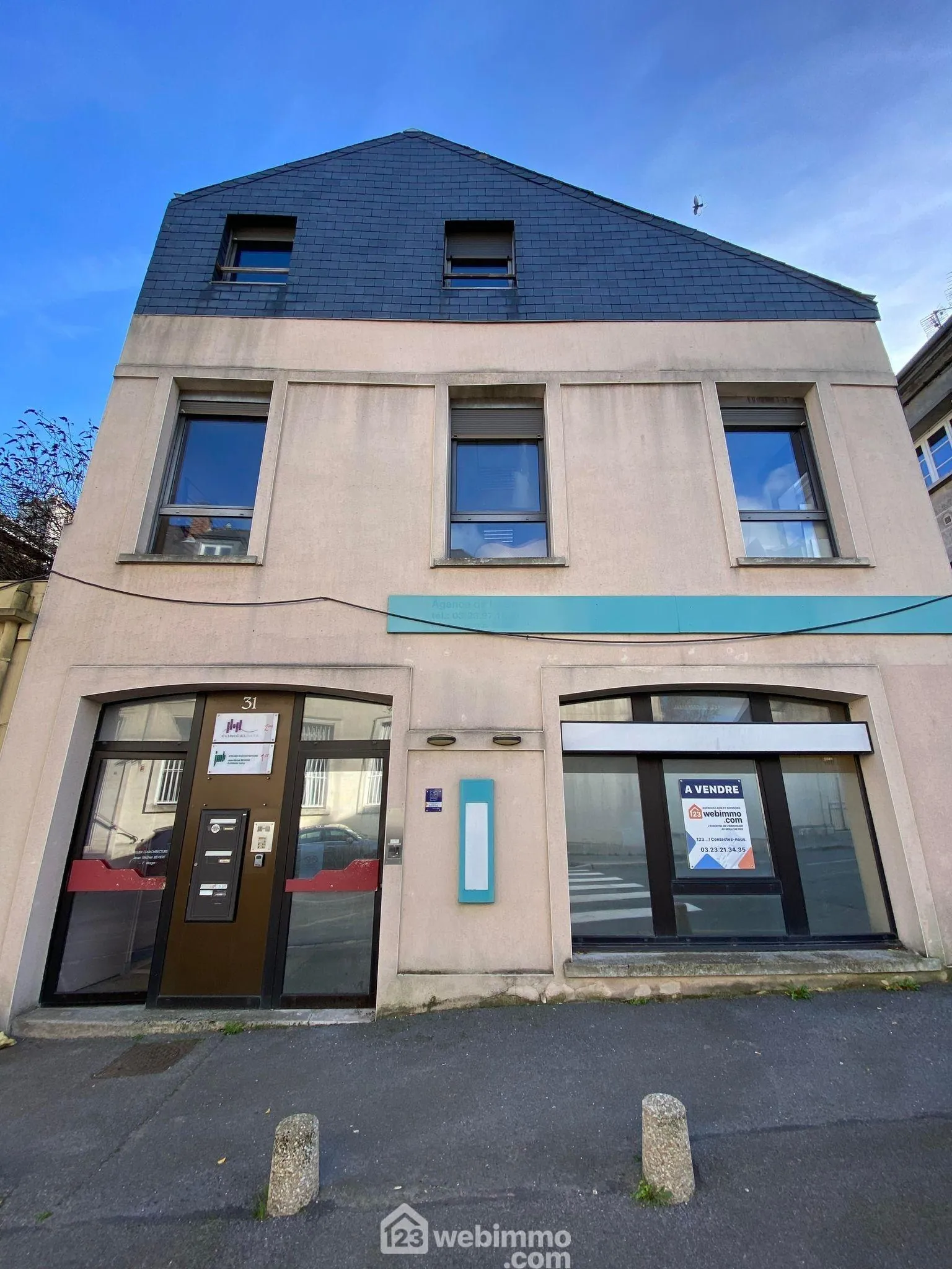 Local professionnel ou appartement de 163 m² à Laon – Espaces de travail sécurisés