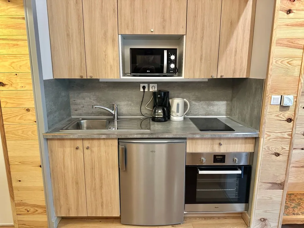 Studio rénové de 25,30 m² à Isola 2000, vue ski, emplacement idéal 