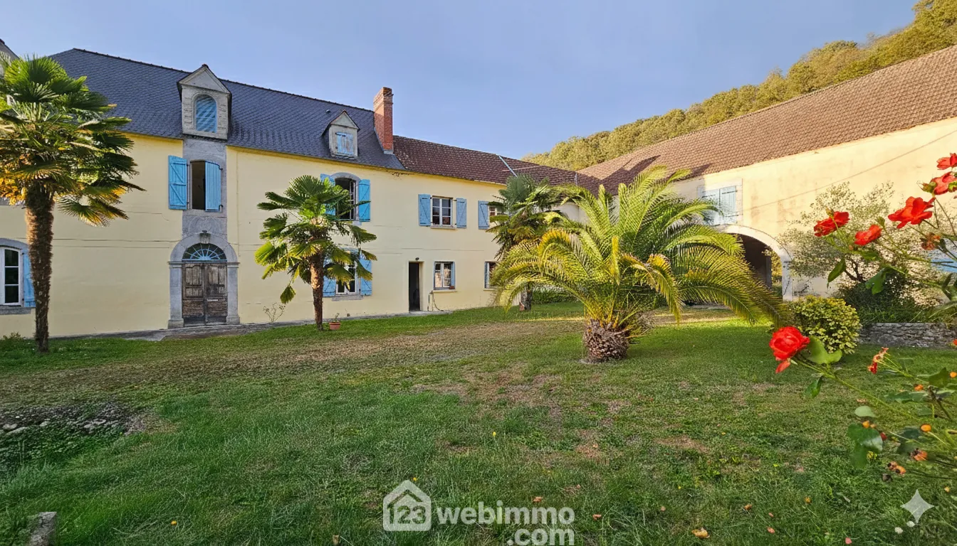 Belle maison à rénover avec vue Pyrénées à Montaut - Grand terrain