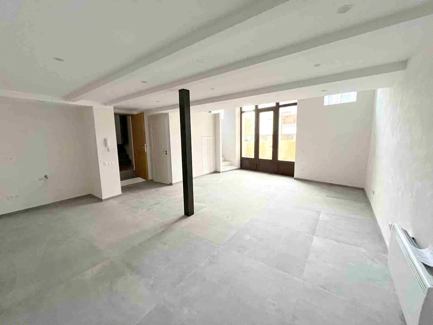 Appartement T3 duplex de 88 m² avec terrasse à Apt - rénovation récente et confort moderne 