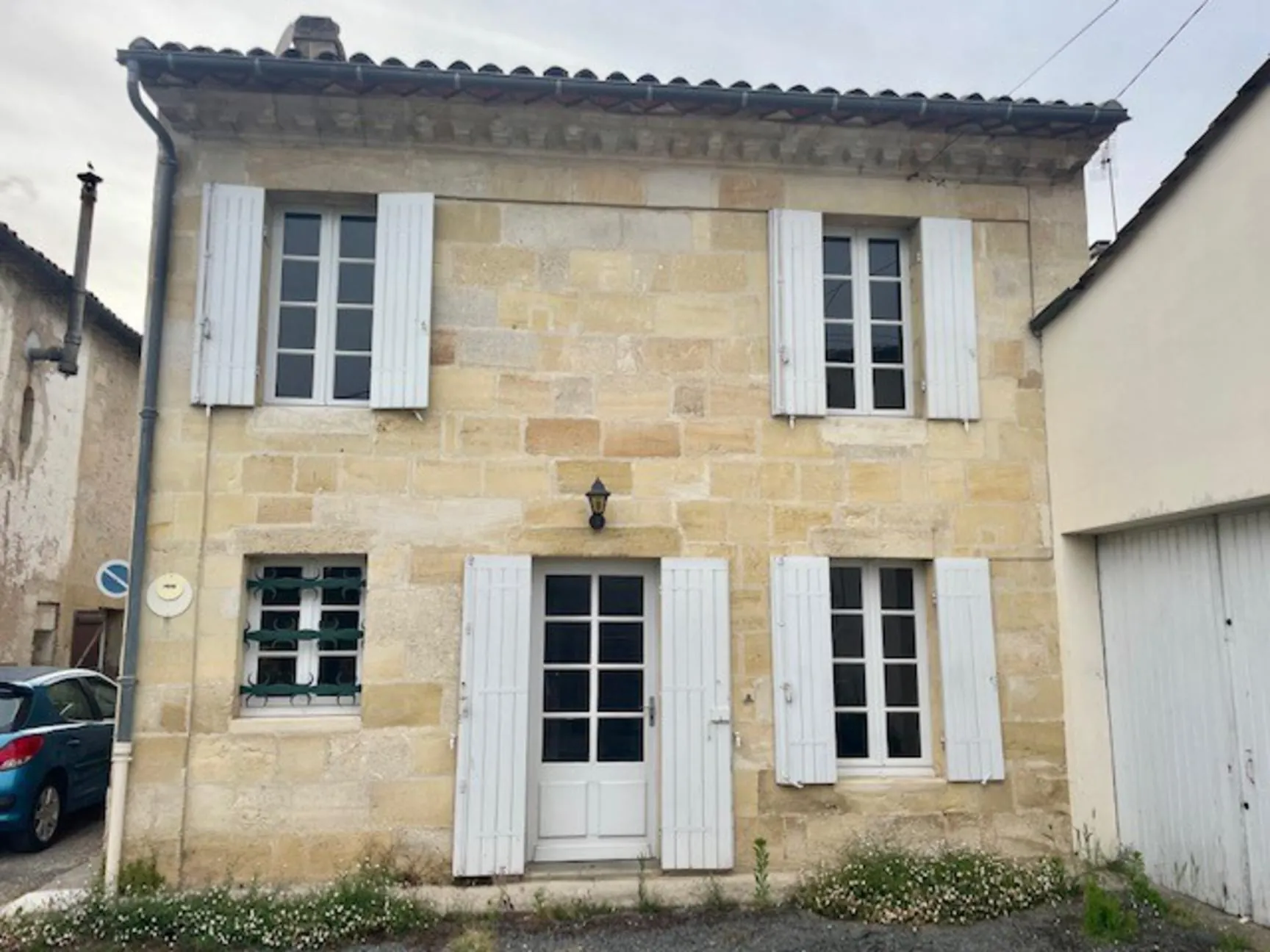 Maison de village en pierre à Langoiran avec 2 chambres, terrasse et garage