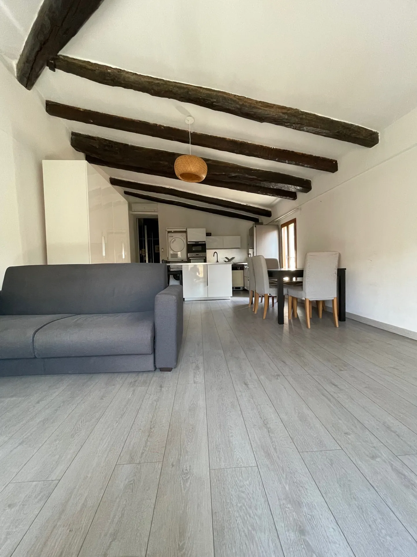 Appartement 64 m2 avec deux chambres au cœur de Pézenas - Vue imprenable