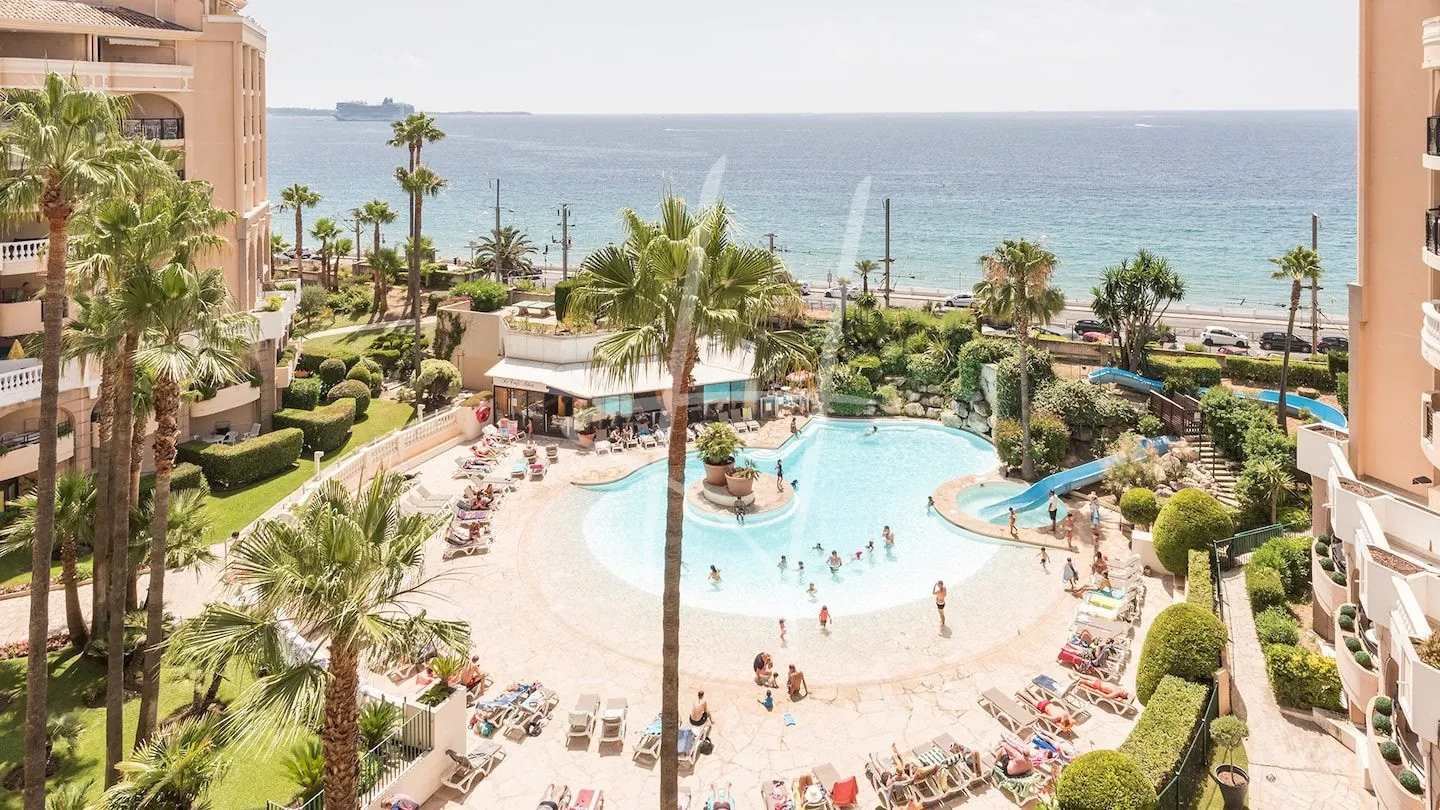 Appartement 2 pièces face à la mer avec terrasse à Cannes La Bocca