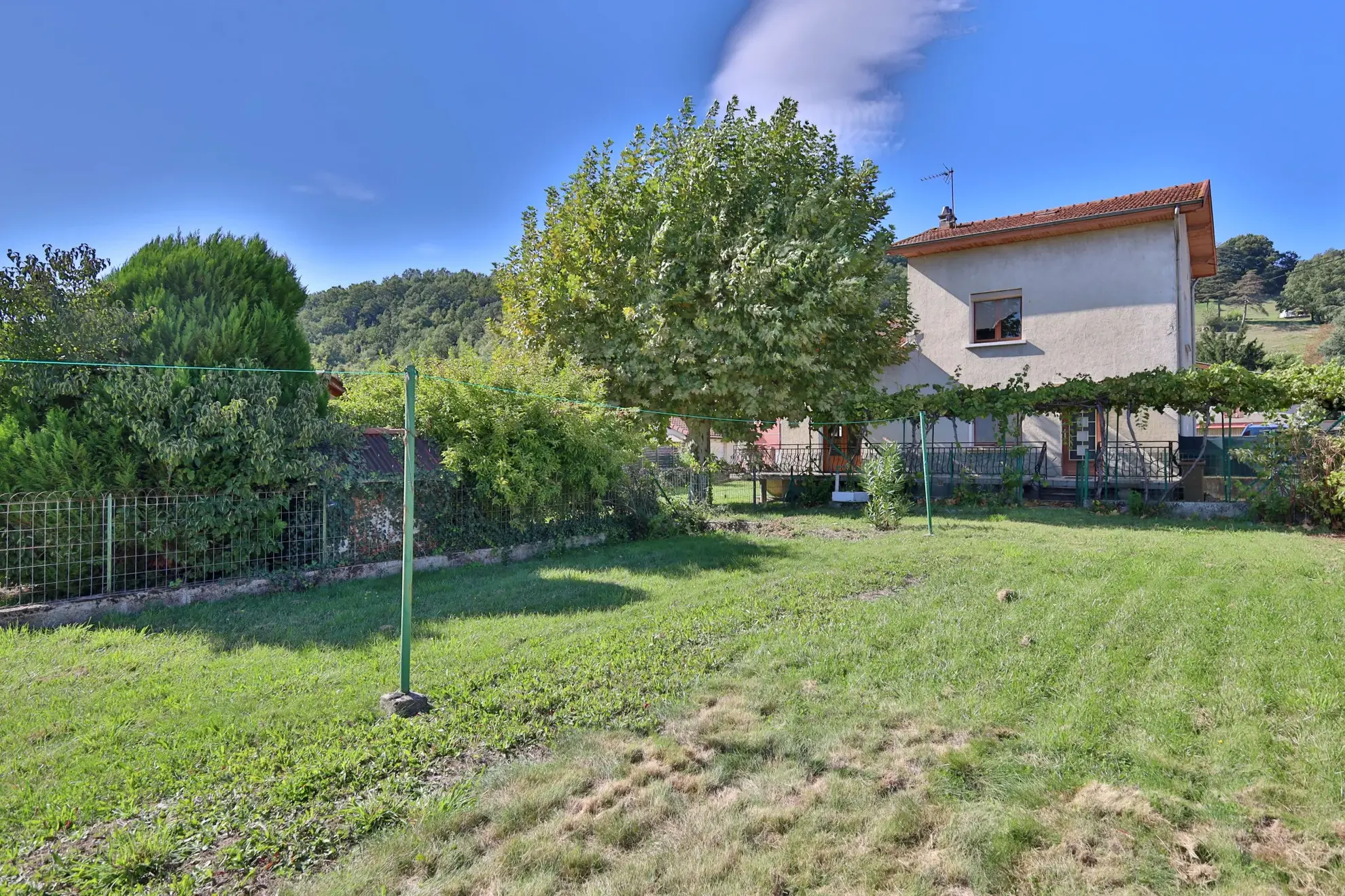 Maison familiale de 81,34 m² avec jardin et dépendance à OYTIER-SAINT-OBLAS 