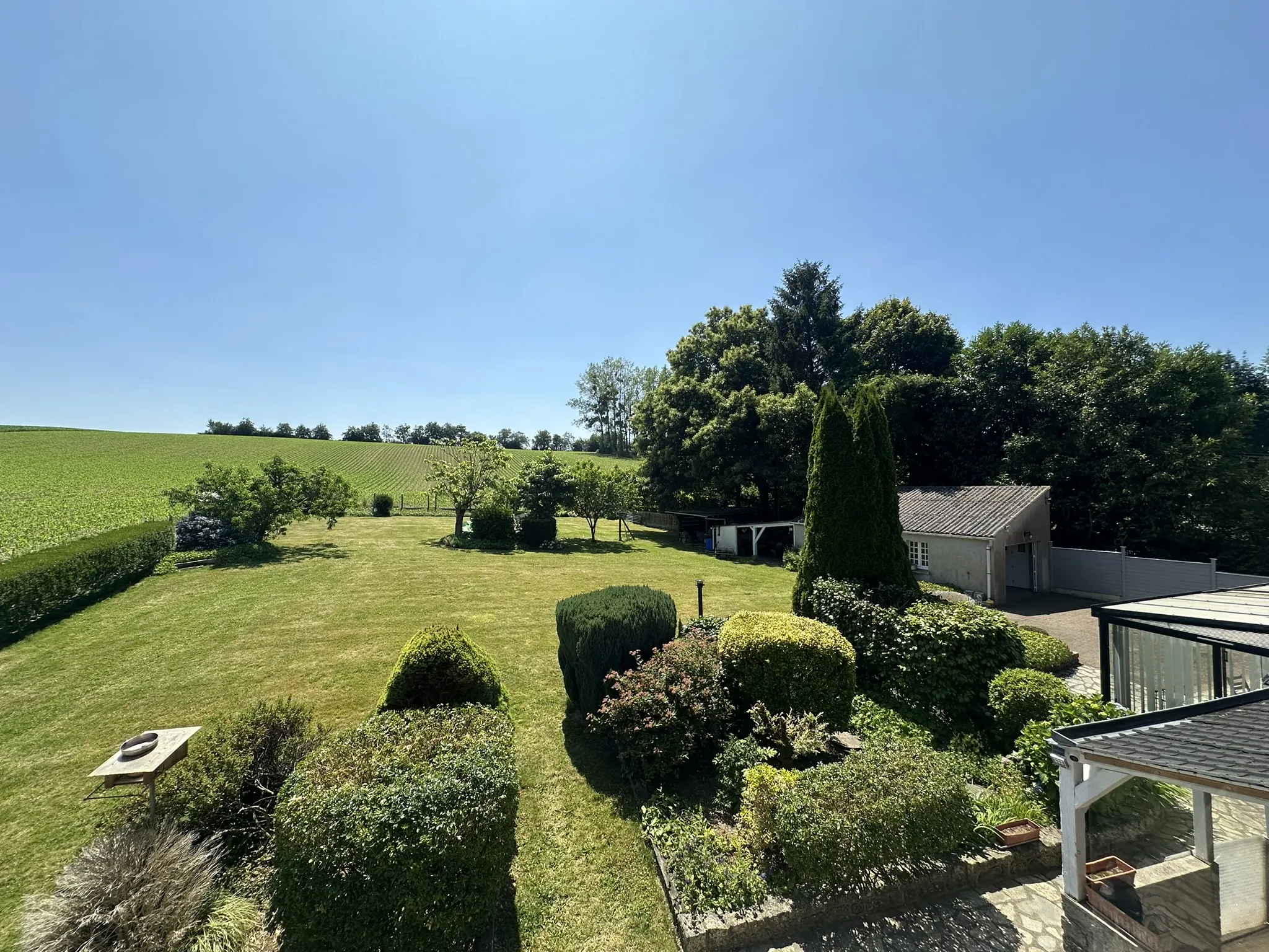 Ensemble immobilier à Saint-Barthélemy avec deux maisons indépendantes et jardin 