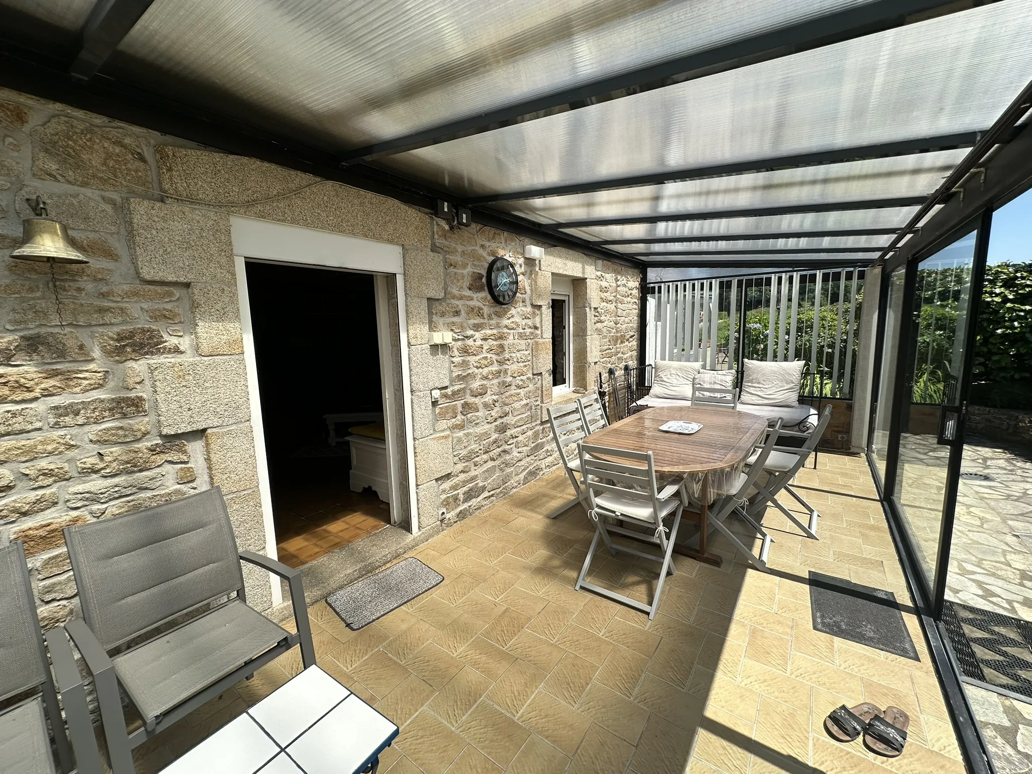 Ensemble immobilier à Saint-Barthélemy avec deux maisons indépendantes et jardin 