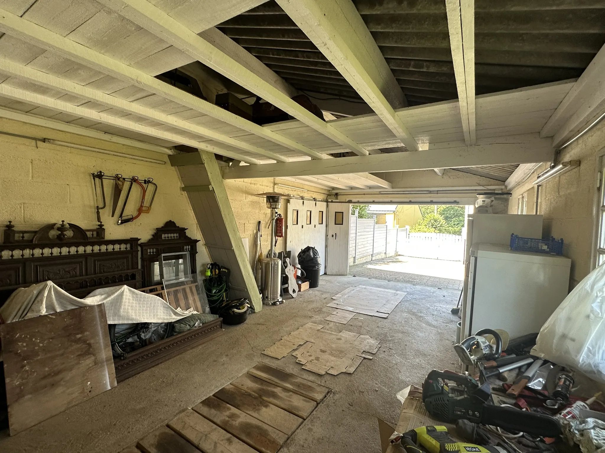 Ensemble immobilier à Saint-Barthélemy avec deux maisons indépendantes et jardin 