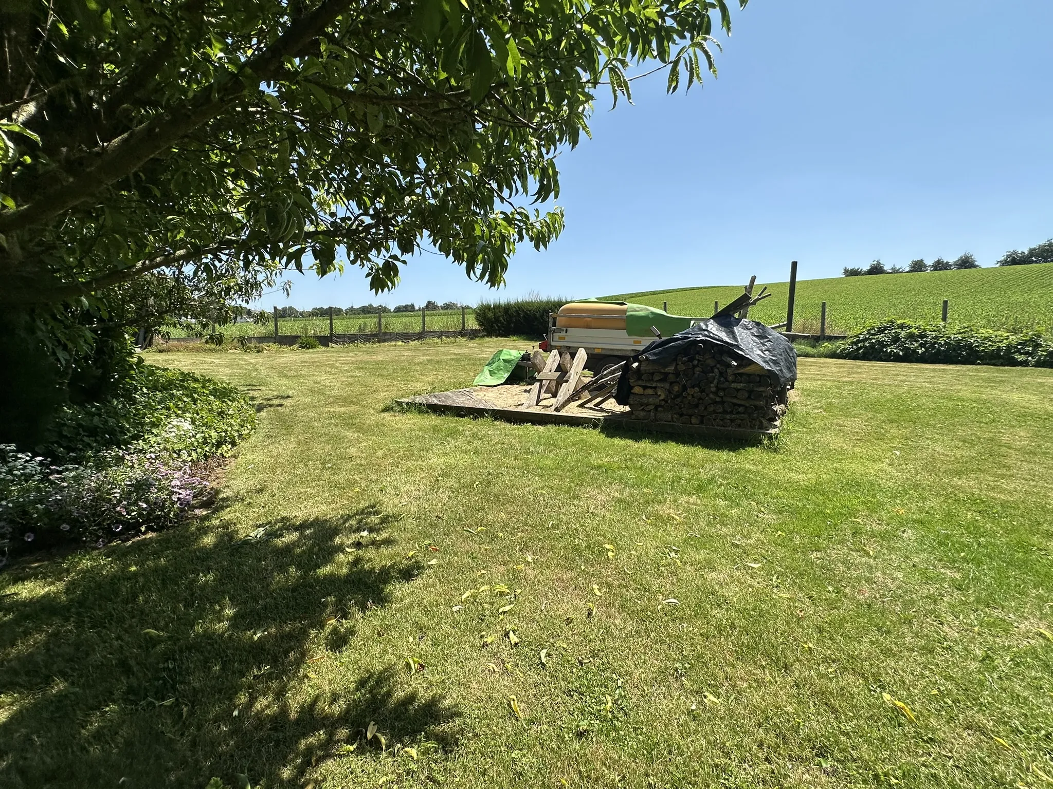 Ensemble immobilier à Saint-Barthélemy avec deux maisons indépendantes et jardin 