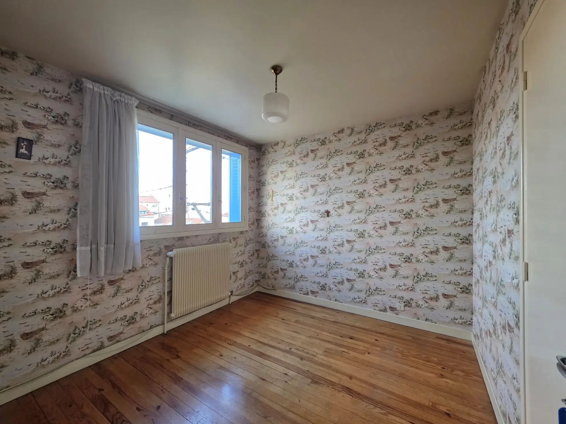 Maison à rénover avec terrasse et garage à Clermont-Ferrand secteur Anatole France 