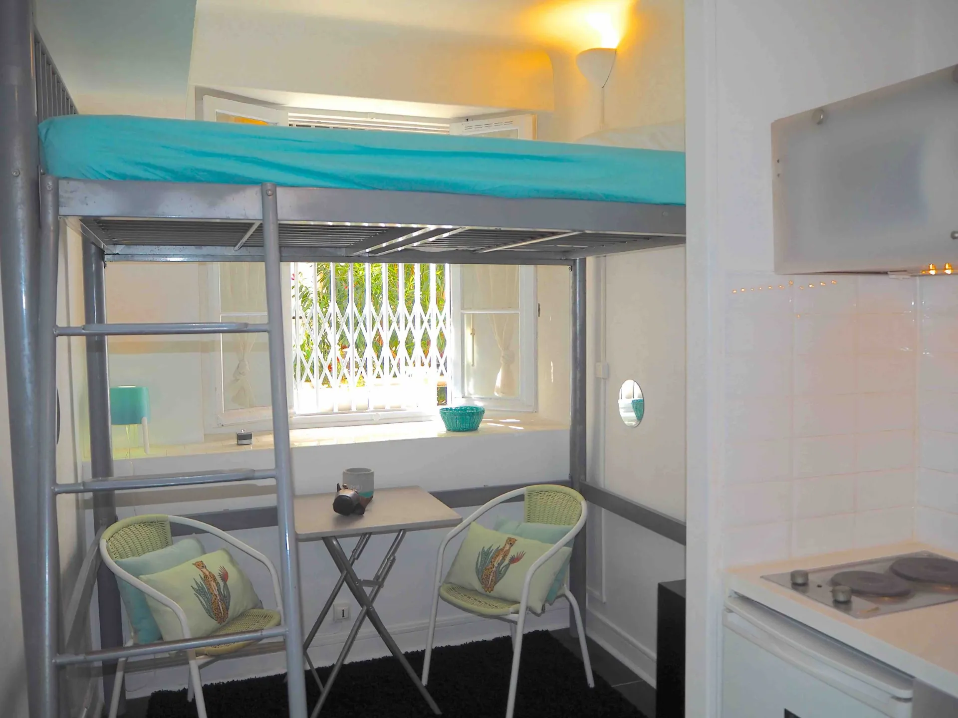 Studette à Nice proche de la Promenade des Anglais, rendement locatif attractif 