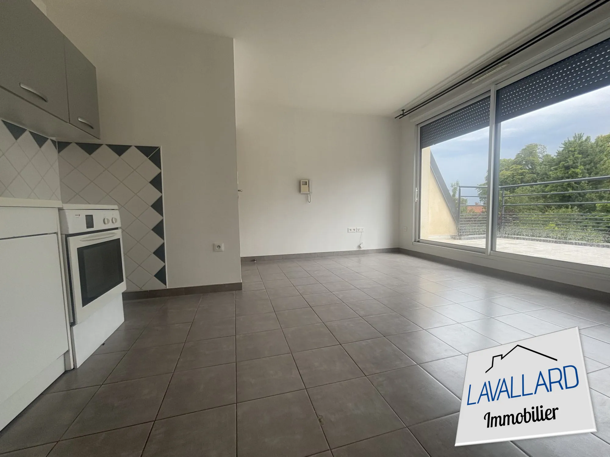 Appartement T3 à Amiens avec balcon, cave et parking à vendre 