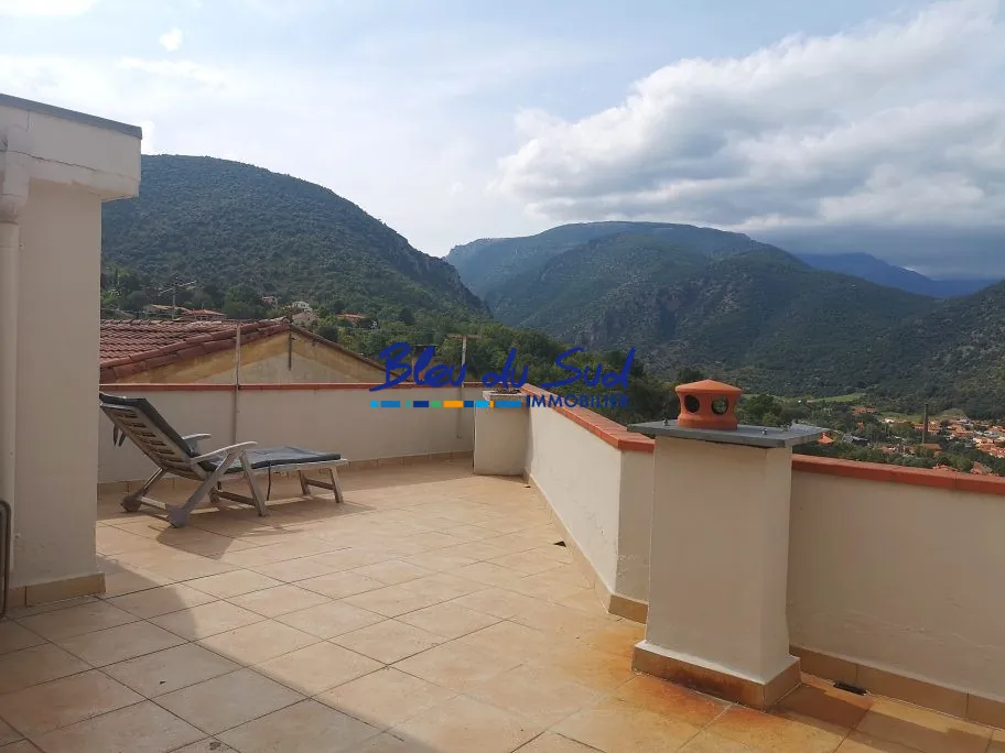 Maison de village rénovée avec terrasse panoramique à Ria-Sirach