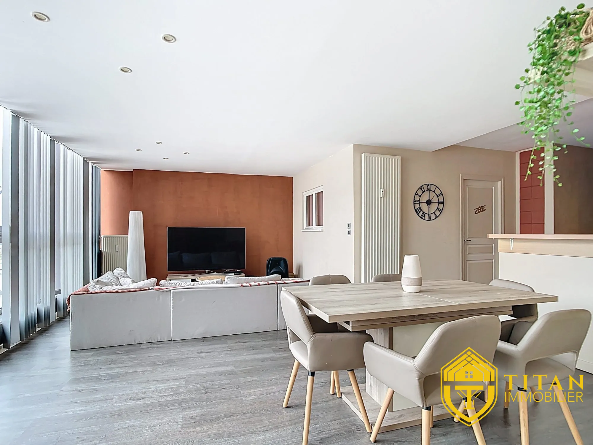 Appartement T3 bis avec ascenseur à Dunkerque (59140) Titan immobilier Appartement lumineux de 83 m² avec vue port à Dunkerque