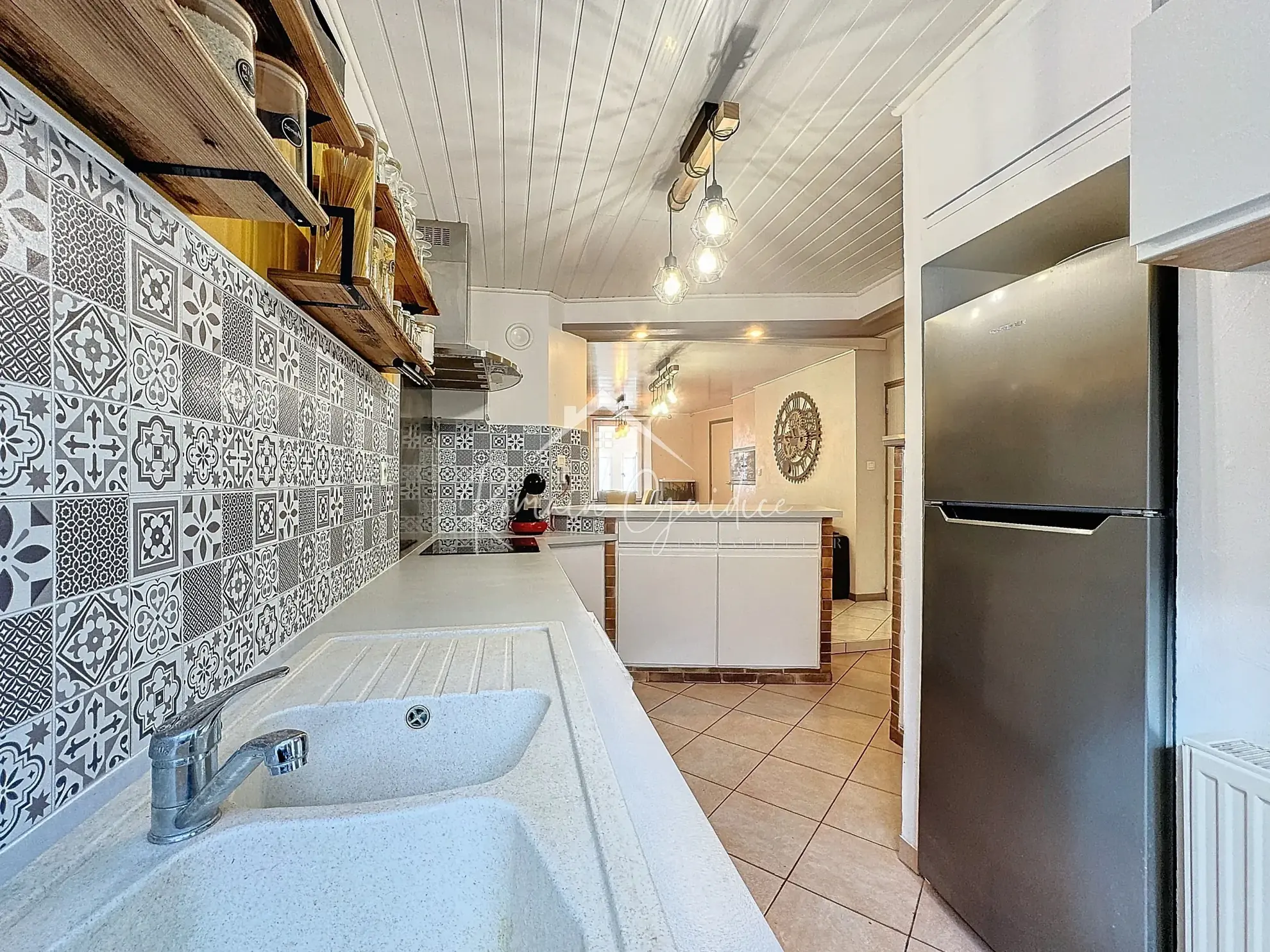 Maison de ville de 123 m² avec garage à Saint Georges de Luzençon 