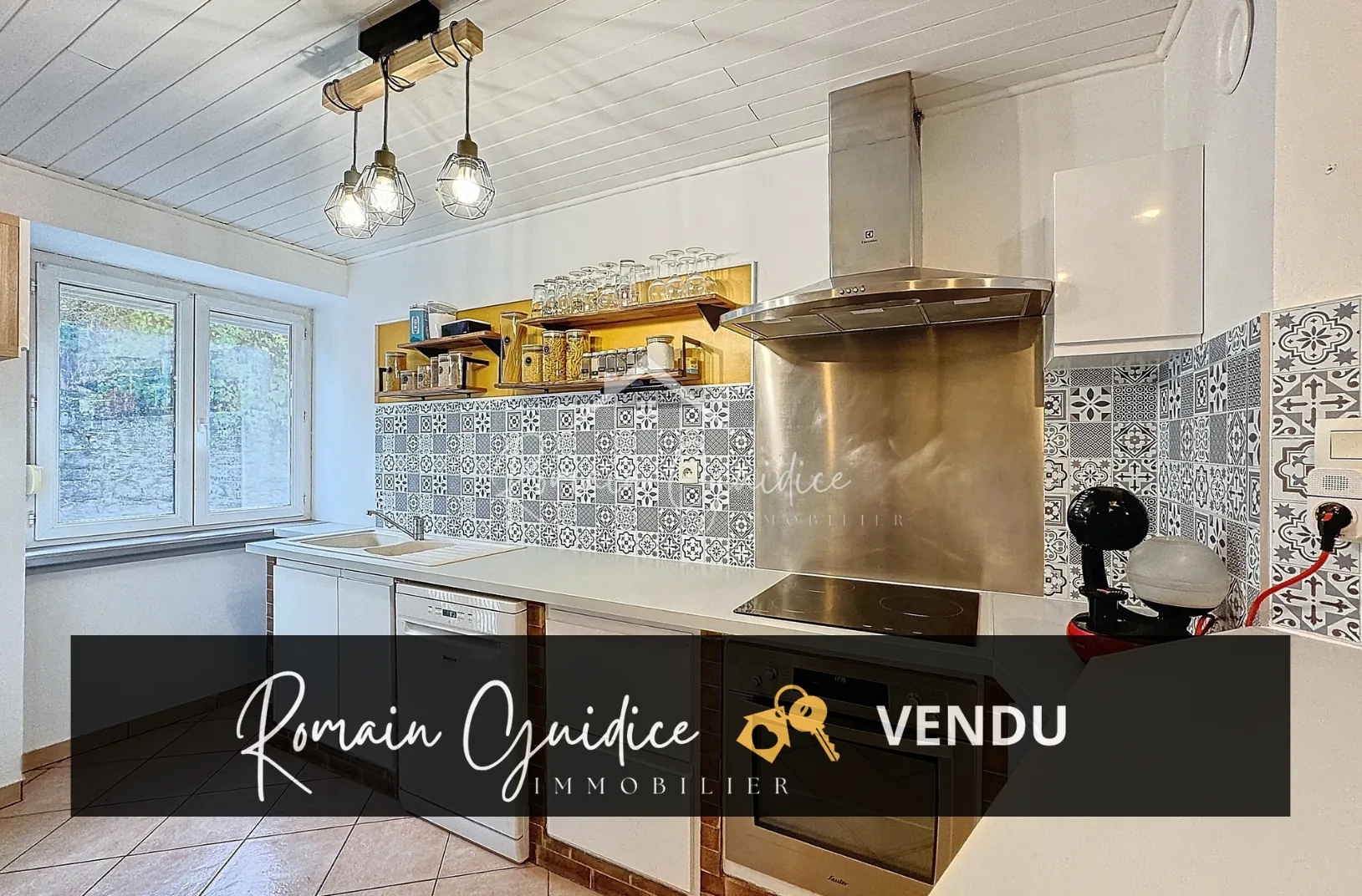 Maison de ville de 123 m² avec garage à Saint Georges de Luzençon