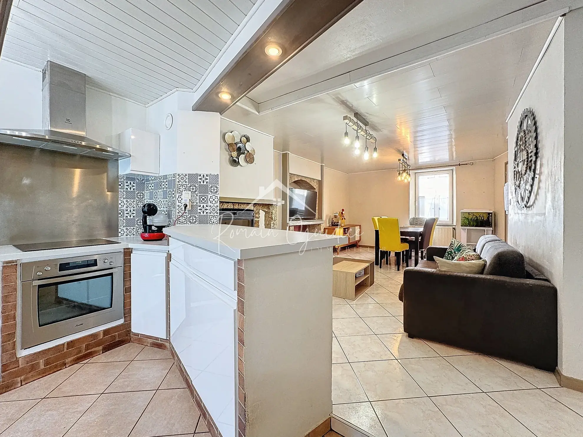 Maison de ville de 123 m² avec garage à Saint Georges de Luzençon 