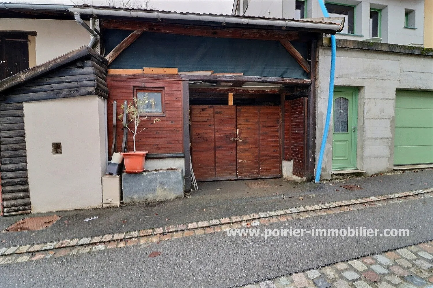 Grange à réhabiliter avec permis à Saint Cergues - Opportunité d'aménagement de 60 m²