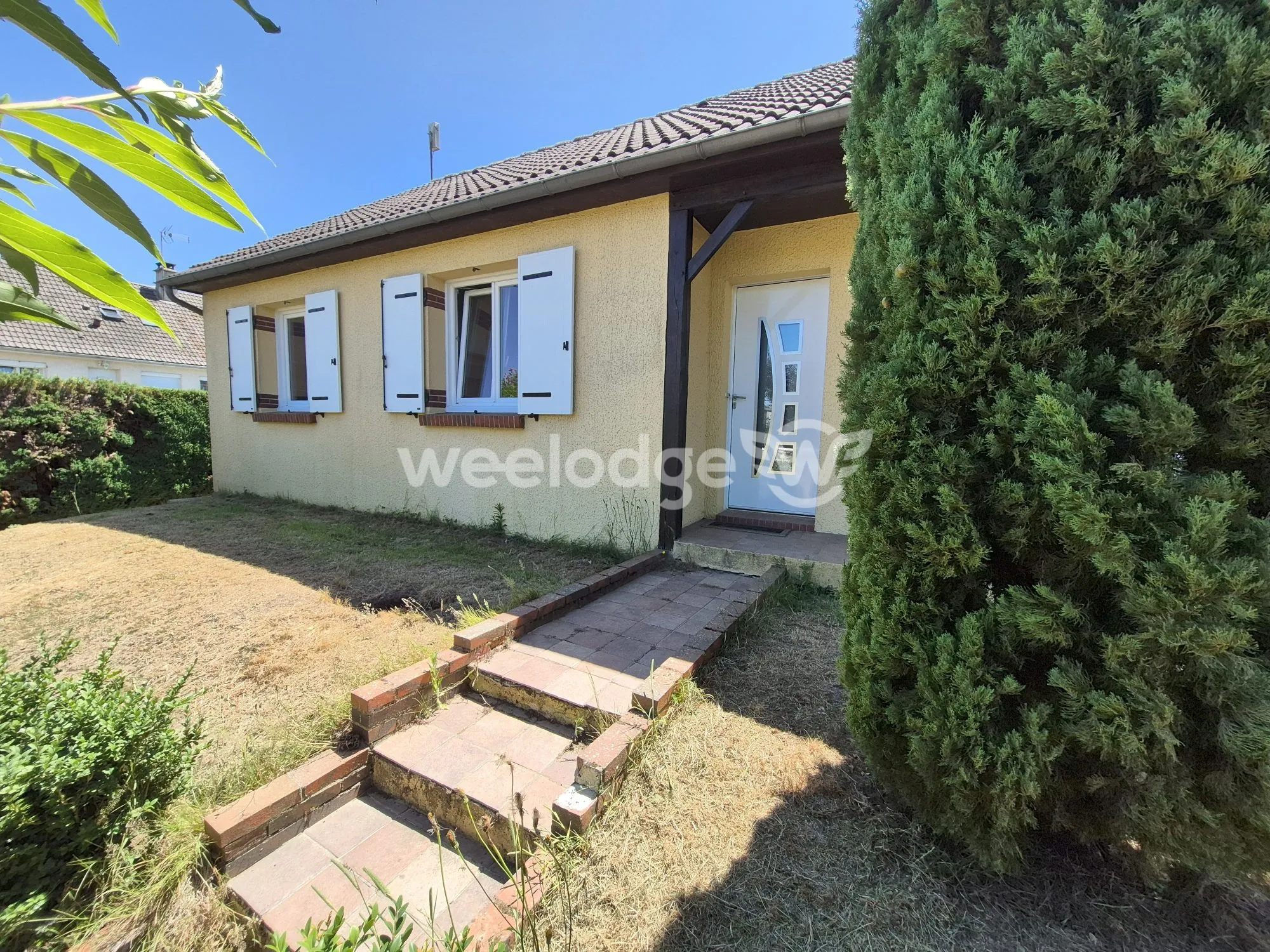 Belle maison de plain-pied à vendre à Senonches avec jardin et garage