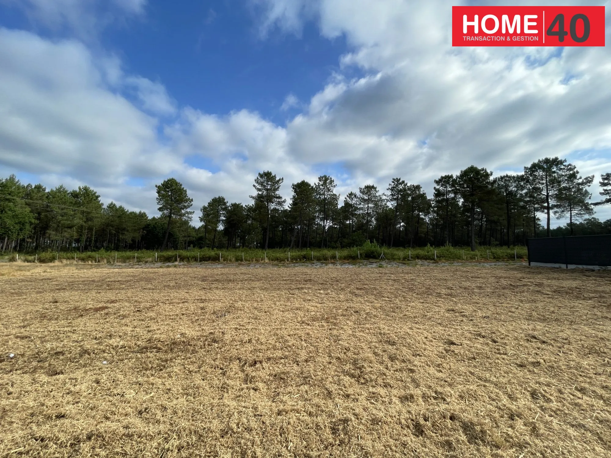 Terrain constructible de 716 m² à Parentis-en-Born, proche forêt et commodités