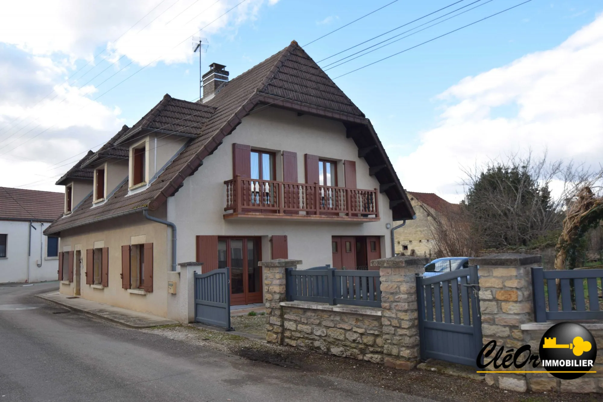 Maison de caractère à vendre à Chaussin près de Dole